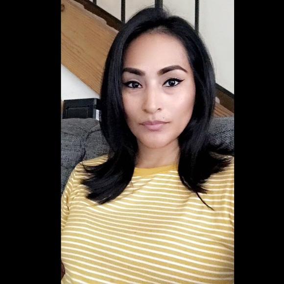 Meet your Posher, Mariel Mora - Picture 1 of 1